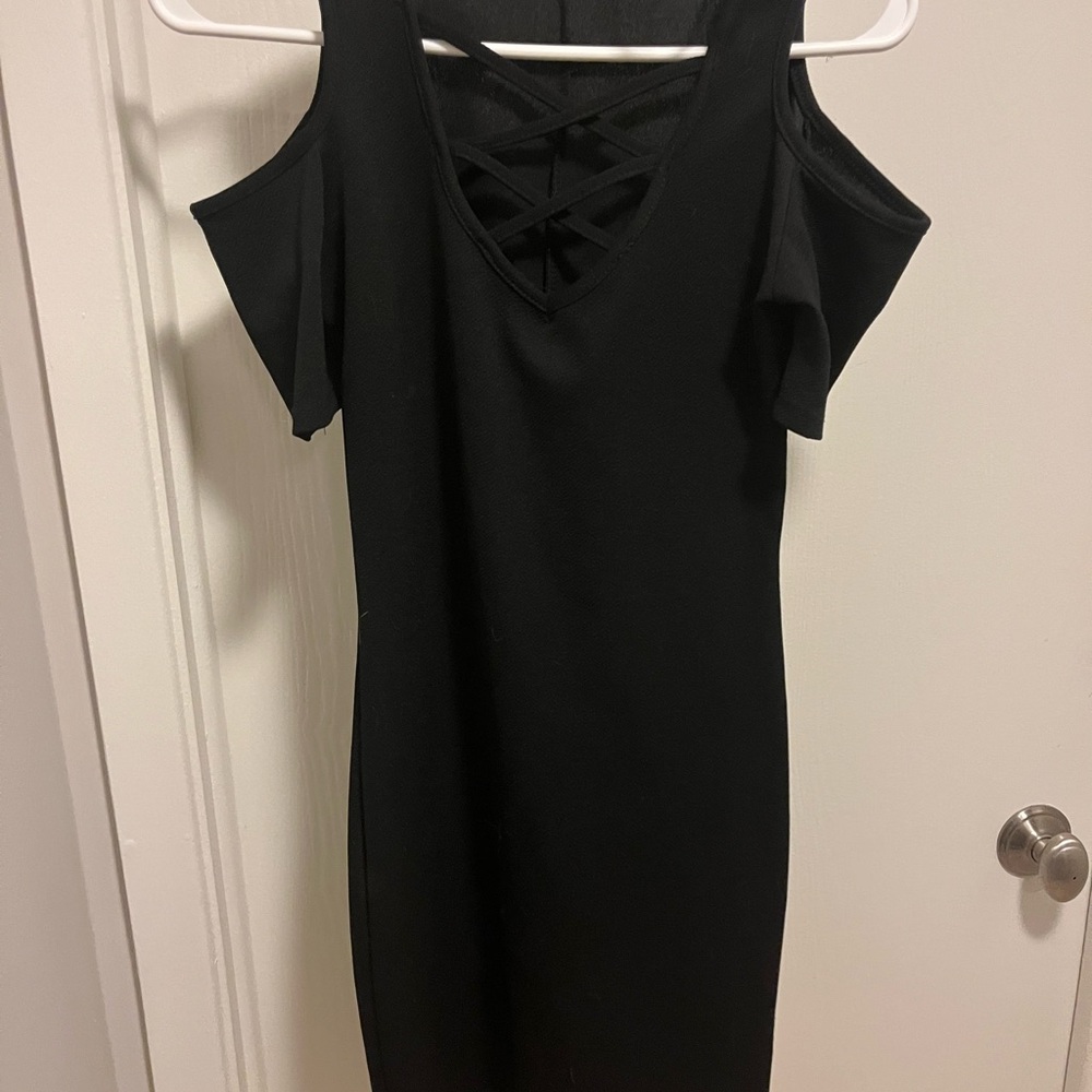 Elegant Black Cold Shoulder Dress